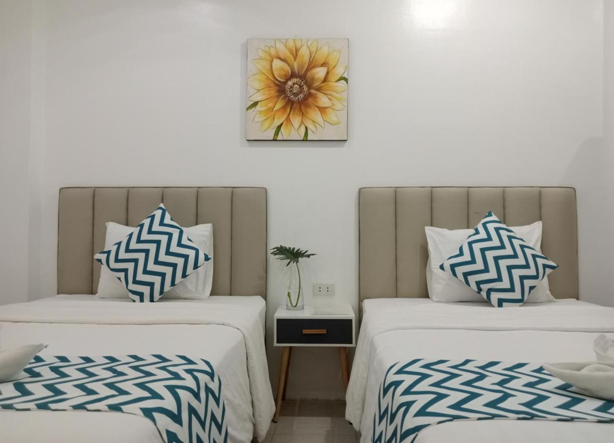 Grand Blue Beach Hotel Manoc-Manoc Kültér fotó